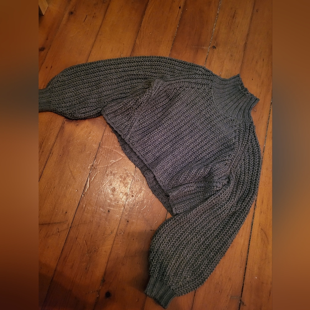 EUC JJXX cropped chunky knit sweater, size S, taupe